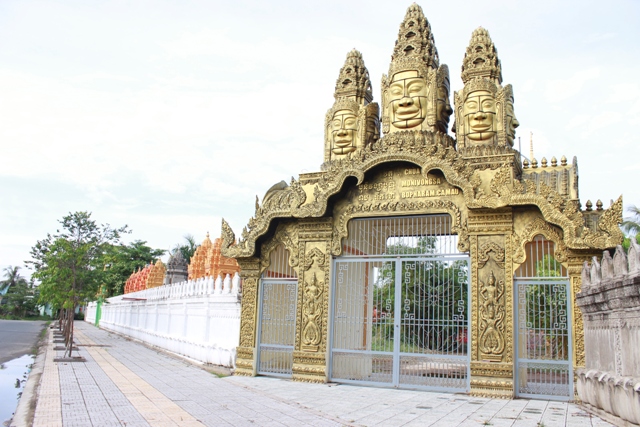 Cổng chùa Monivongsa Bopharam - Ảnh: Đại Ngoan